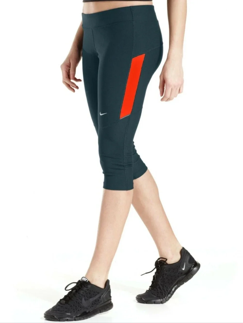 1X  Nike Dri-Fit Crop Leggings With Back Zip Pocket